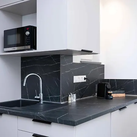 Luxury Cozy 2 Bdr Downtown Apt.6 شقة