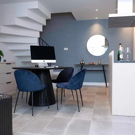 Luxury Cozy 2 Bdr Downtown Apt.6 Апартаменты
