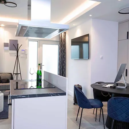 Apartment Luxury Cozy 2 Bdr Downtown Apt.6 Budapest