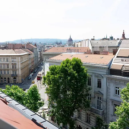 Luxury Cozy 2 Bdr Downtown Apt.6