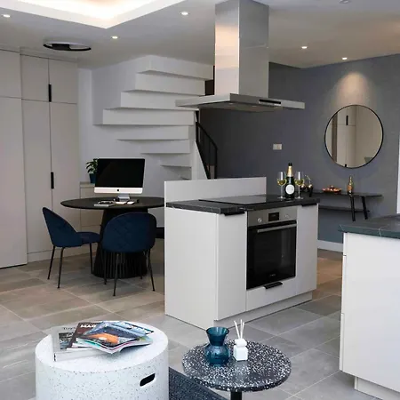 Luxury Cozy 2 Bdr Downtown Apt.6 Apartman