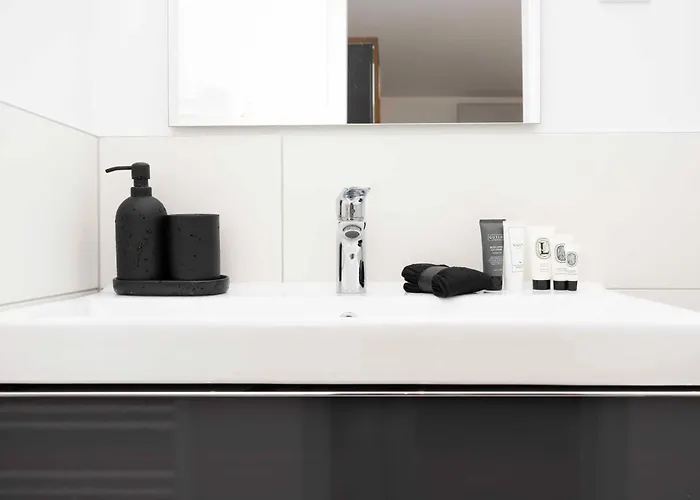 Appartement Luxury Cozy 2 Bdr Downtown Apt.6 *